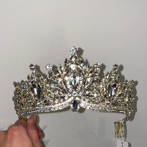 Gold Tiara - Picture 3 of 4